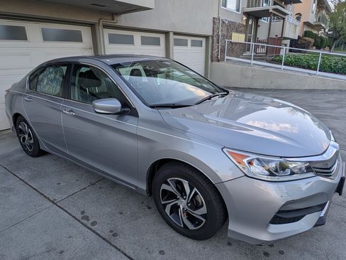 Used 2017 Honda Accord LX image 2