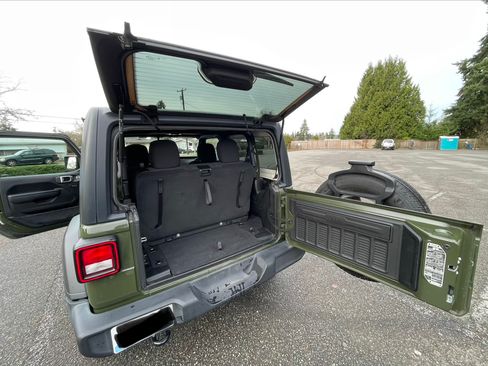 Used 2021 Jeep Wrangler Sport image 4