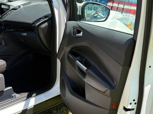 Used 2017 Ford Escape Titanium FWD image 18