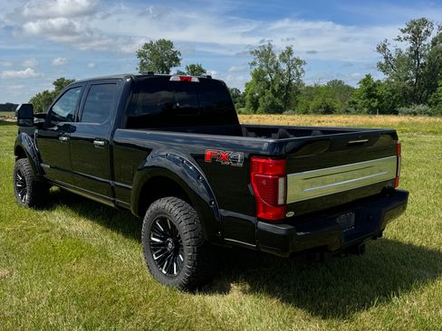 Used 2022 Ford F350 Platinum w/ FX4 Off-Road Package AWD/4WD image 8