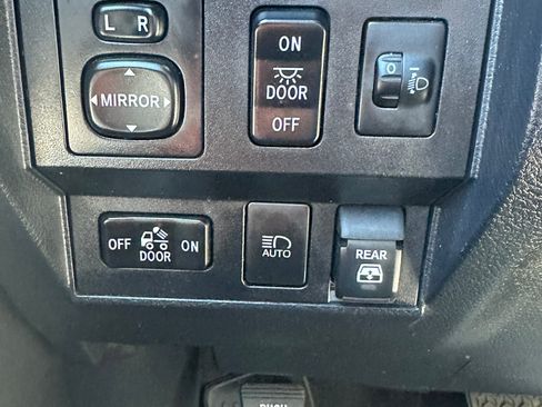 Used 2020 Toyota Tundra Limited w/ Limited Premium Package AWD/4WD image 12