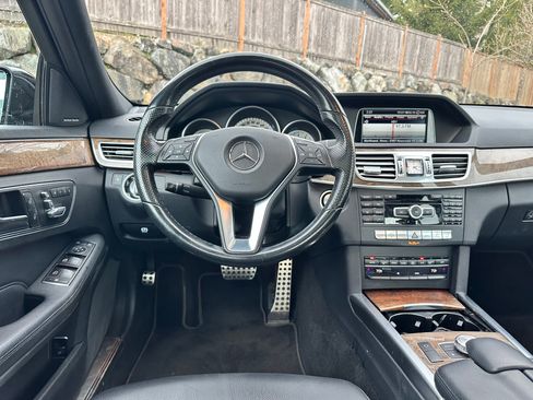 Used 2014 Mercedes-Benz E 350 4MATIC Sedan image 10