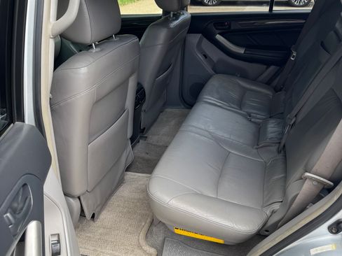 Used 2004 Toyota 4Runner Limited image 14