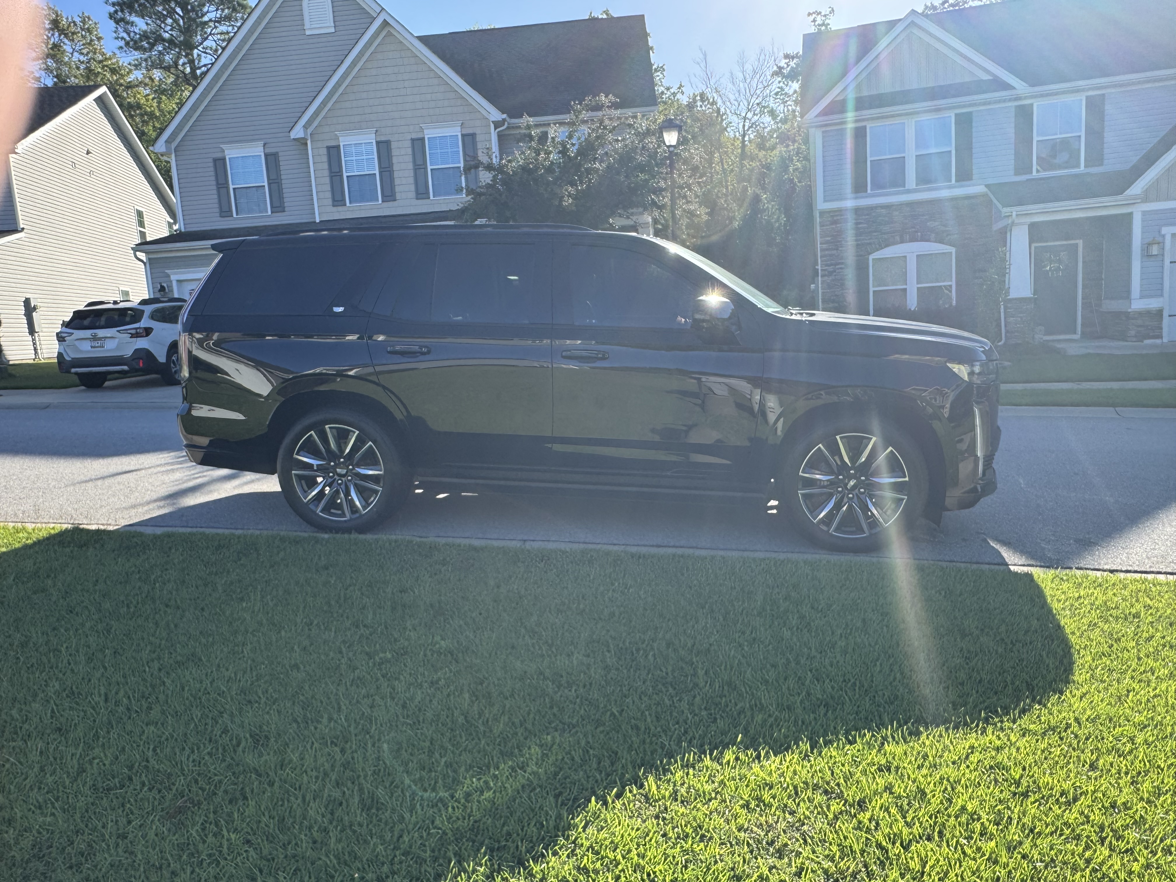 Used 2021 Cadillac Escalade Sport w/ Driver Assist Tech Package AWD/4WD image 4