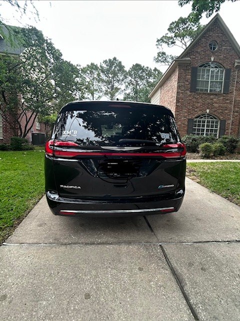 Used 2022 Chrysler Pacifica Touring-L FWD image 4