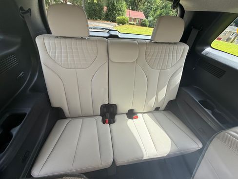 Used 2023 Hyundai Palisade Limited w/ Cargo Package FWD image 10