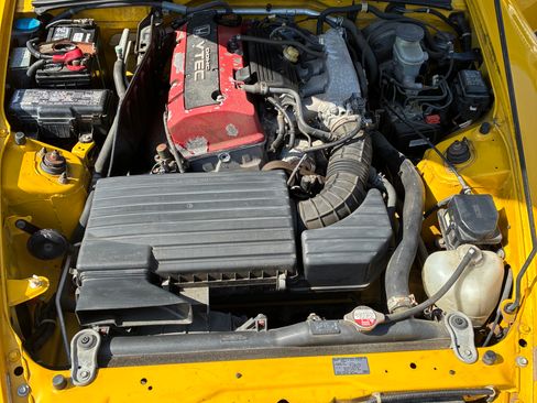 Used 2002 Honda S2000 image 13