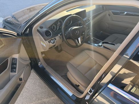 Used 2014 Mercedes-Benz C 250 Sedan image 5