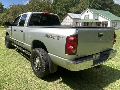 Used 2009 Dodge Ram 2500 Truck SXT image 22