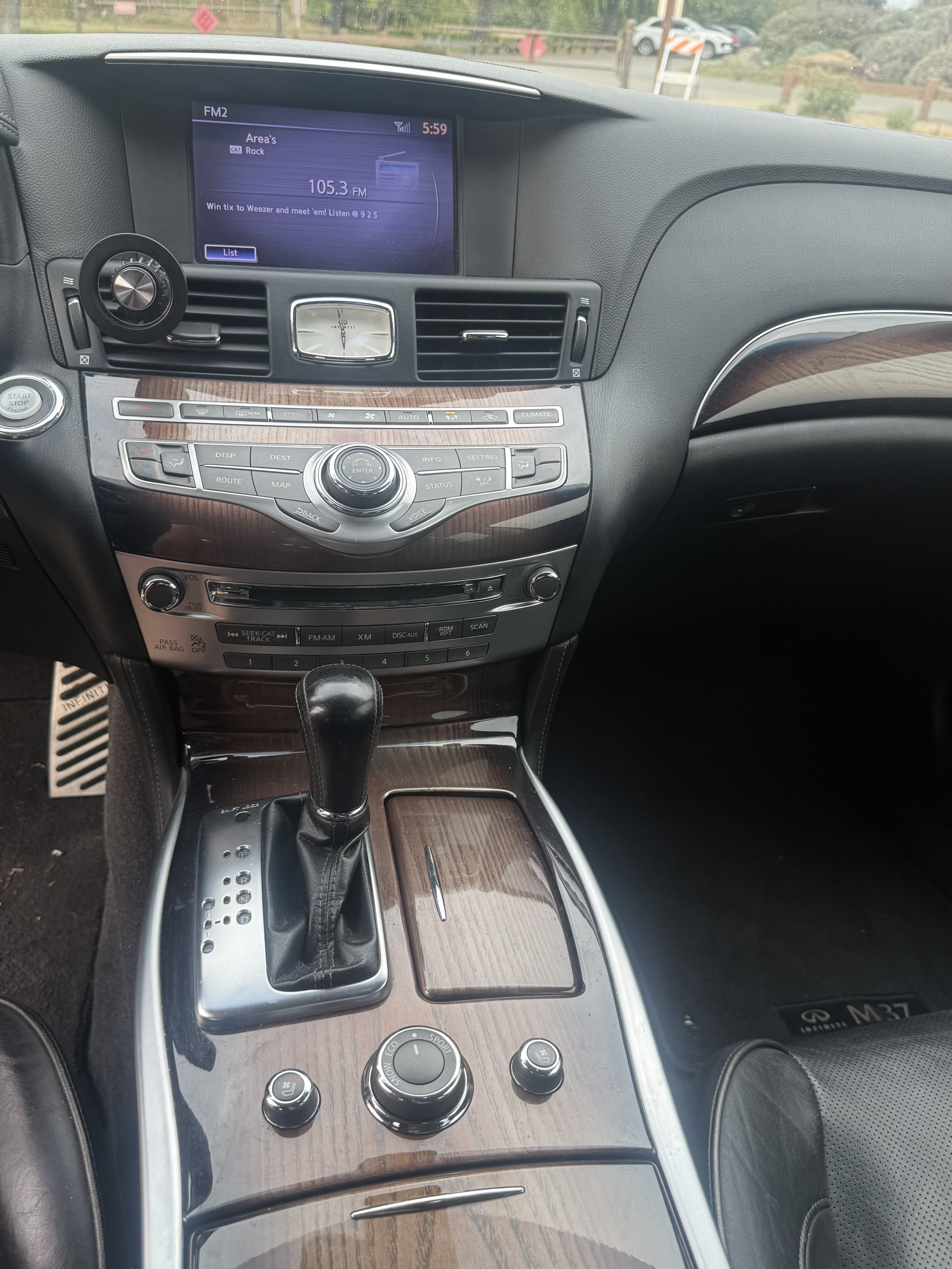 Used 2013 INFINITI M37 w/ Premium Pkg RWD image 8
