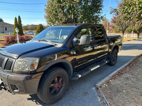 Used 2014 Nissan Titan PRO-4X image 4