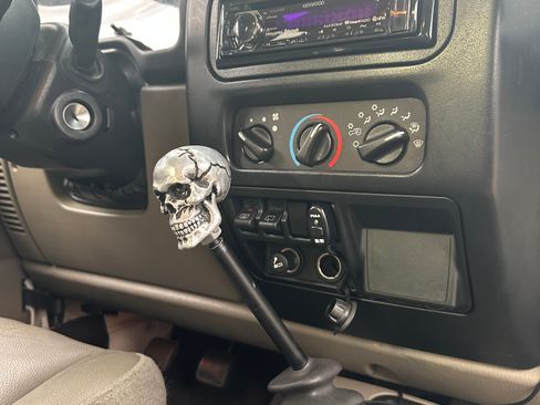 Used 2003 Jeep Wrangler X image 2