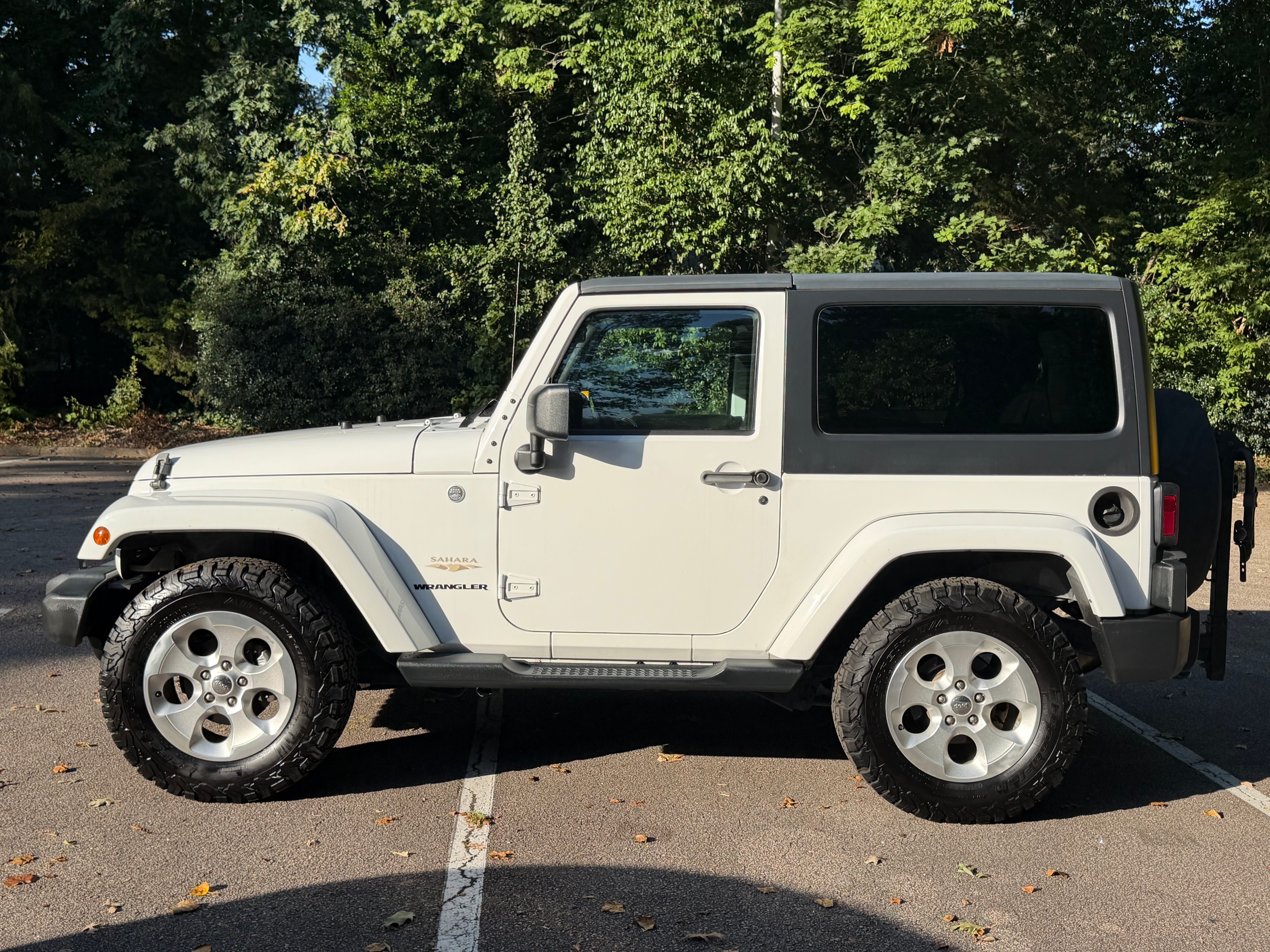 Used 2013 Jeep Wrangler Sahara w/ Connectivity Group AWD/4WD image 10