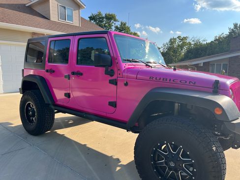 Used 2017 Jeep Wrangler Unlimited Rubicon w/ Connectivity Group image 4