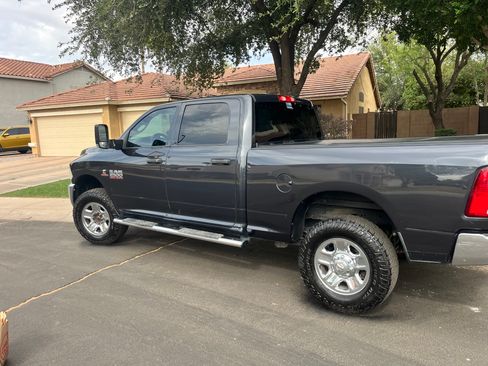 Used 2016 RAM 2500 Tradesman w/ Chrome Appearance Group AWD/4WD image 2