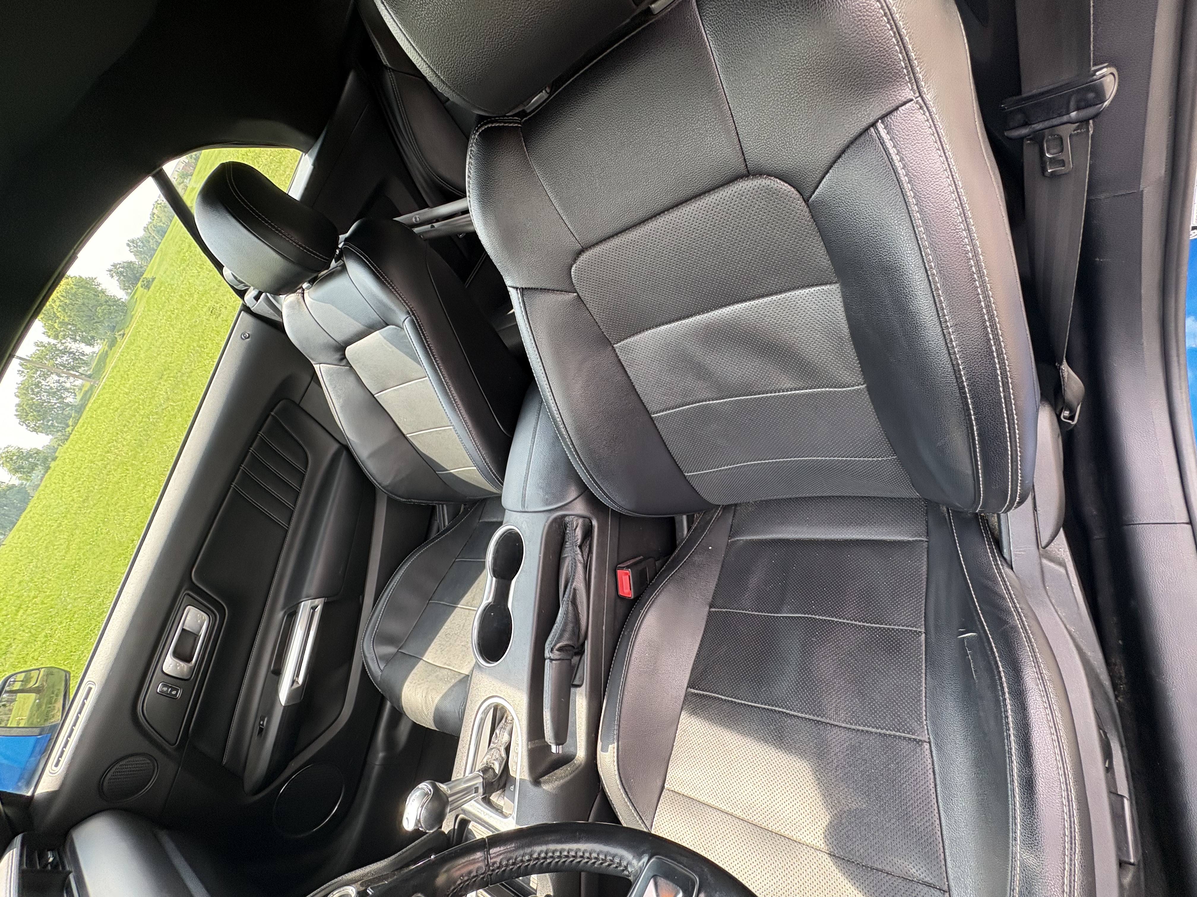 Used 2020 Ford Mustang Premium RWD image 11