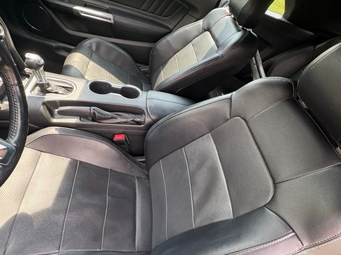 Used 2020 Ford Mustang Premium RWD image 11