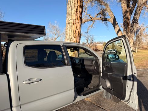 Used 2019 Toyota Tacoma TRD Off-Road image 20