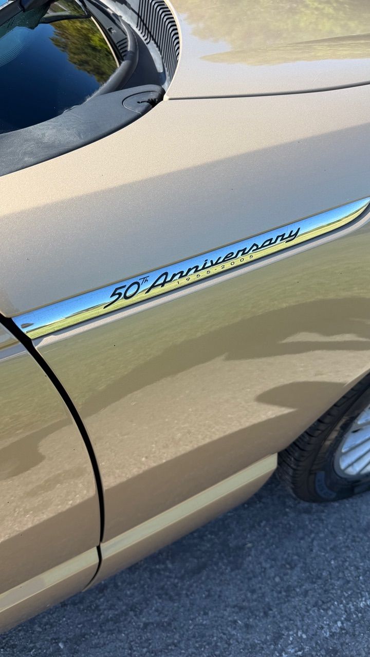 Used 2005 Ford Thunderbird RWD image 4