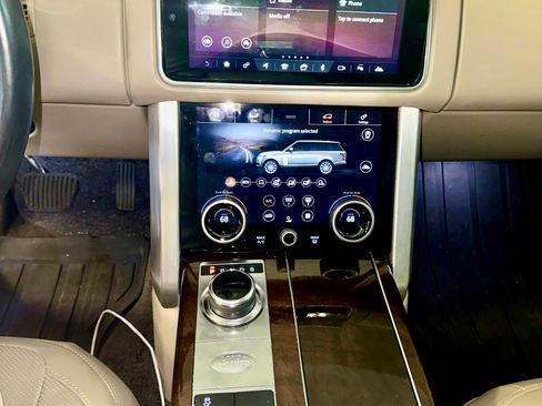 Used 2020 Land Rover Range Rover Long Wheelbase HSE image 19