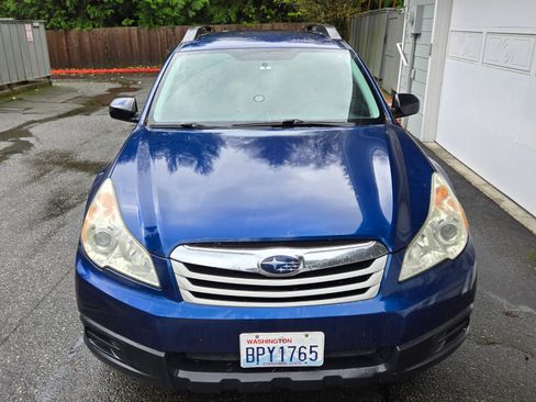 Used 2011 Subaru Outback 2.5i image 2
