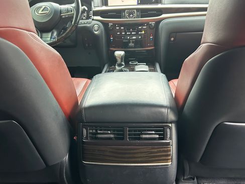 Used 2016 Lexus LX 570 4WD w/ Luxury Package image 14