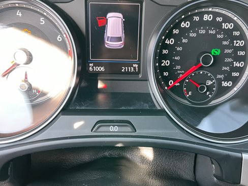 Used 2020 Volkswagen Atlas Cross Sport SE w/ Panoramic Sunroof Package image 12