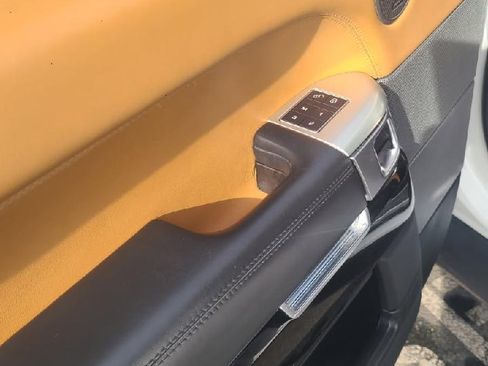 Used 2018 Land Rover Range Rover Sport SVR image 10