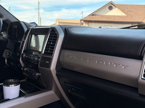 Used 2017 Ford F250 Lariat w/ Lariat Value Package image 12