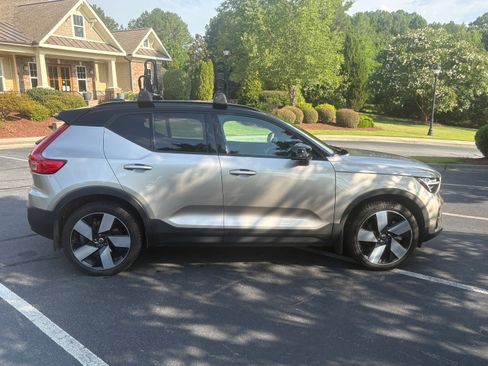Used 2023 Volvo XC40 Recharge Ultimate w/ Protection Package Premier AWD/4WD image 4