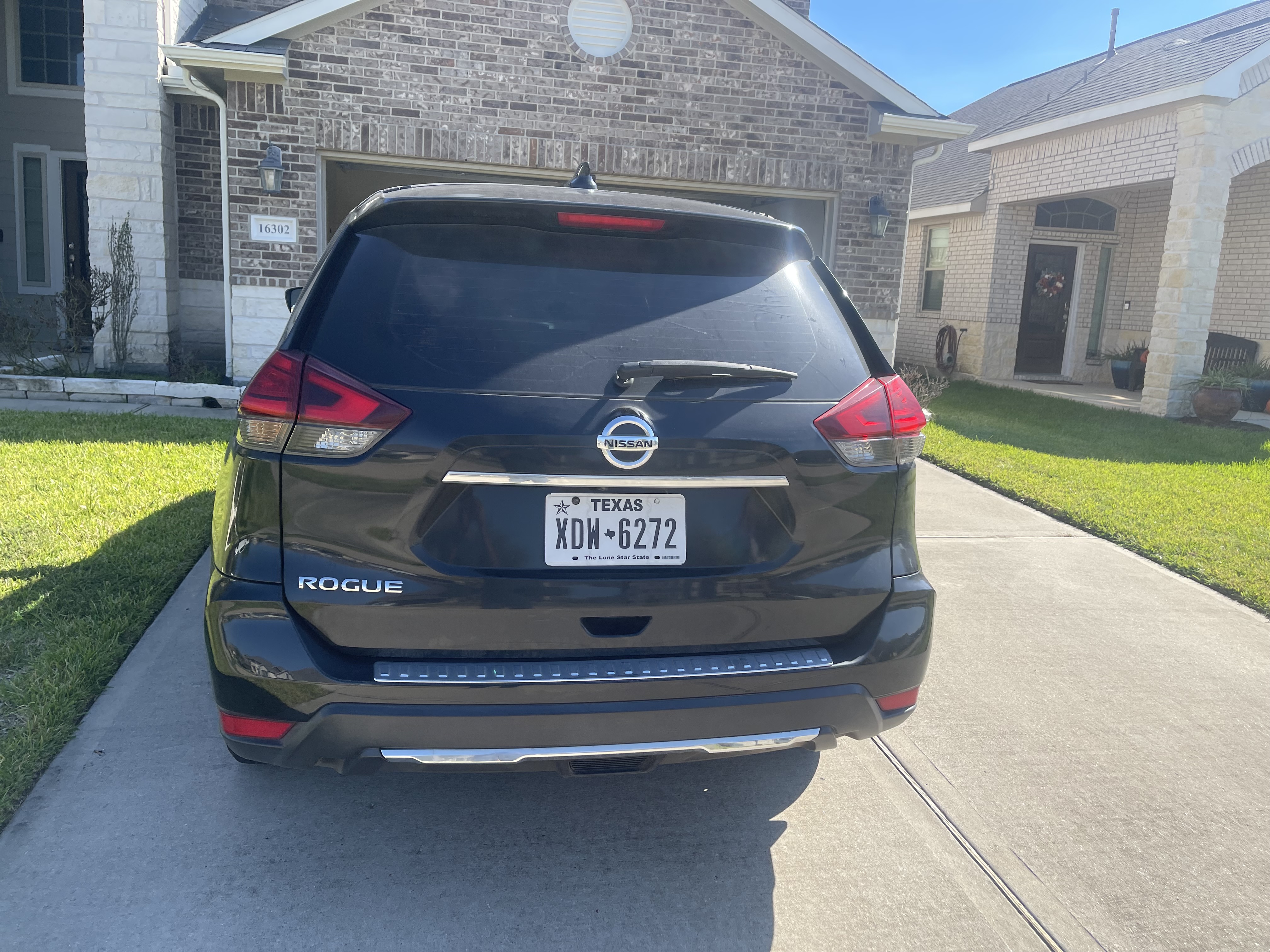 Used 2017 Nissan Rogue S FWD image 12