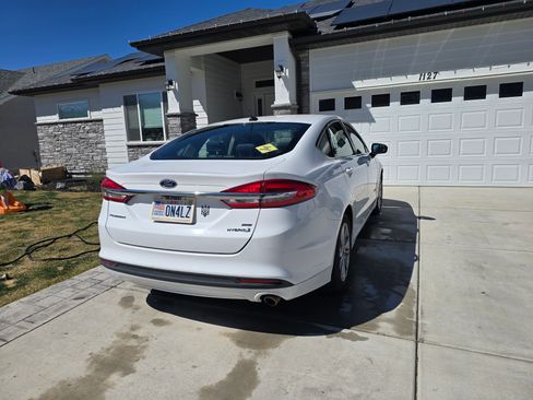 Used 2017 Ford Fusion SE image 5