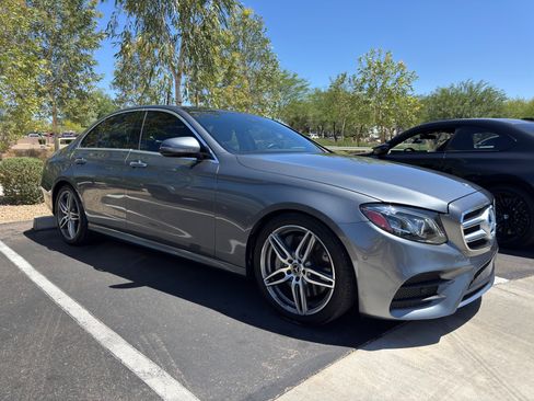 Used 2018 Mercedes-Benz E 300 image 4