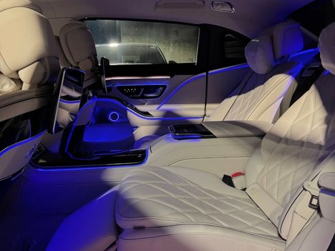 Used 2024 Mercedes-Benz Maybach S 580 S 580 4MATIC Sedan 4D image 4