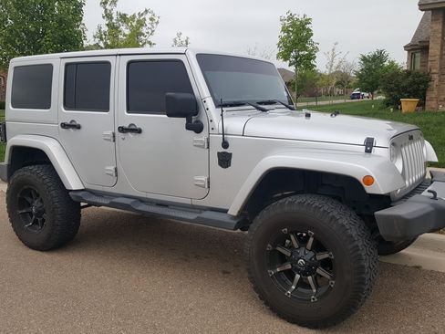 Used 2012 Jeep Wrangler Unlimited Sahara w/ Dual Top Group image 2