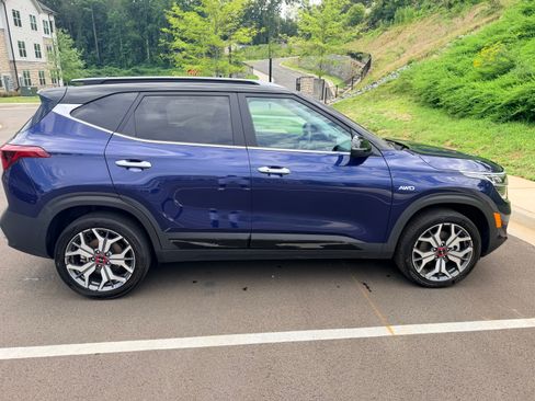 Used 2022 Kia Seltos SX AWD/4WD image 5