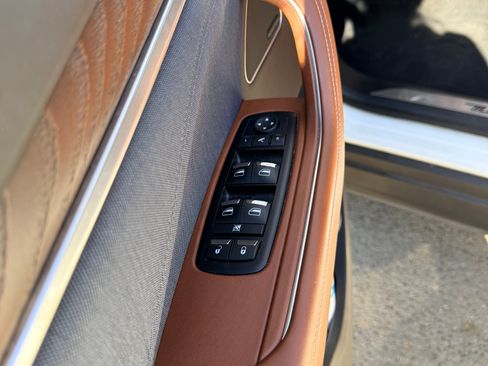 Used 2018 Maserati Levante GranLusso image 10