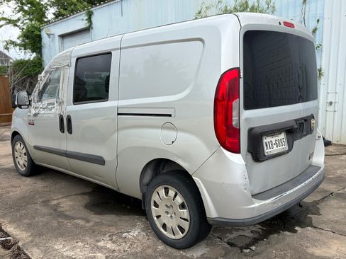 Used 2019 RAM ProMaster City SLT w/ Popular Equipment Group FWD image 9