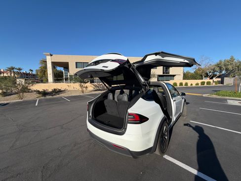 Used 2023 Tesla Model X Plaid image 17