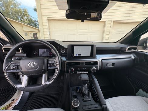Used 2025 Toyota 4Runner SR5 RWD image 10