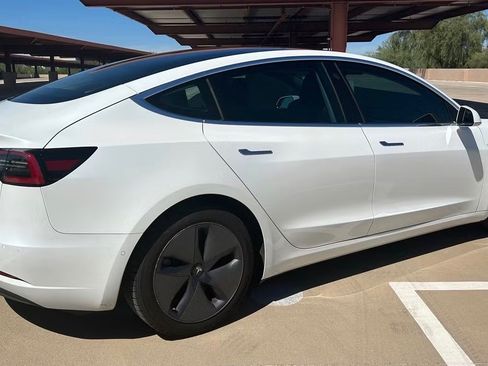 Used 2020 Tesla Model 3 Standard Range Plus RWD image 2