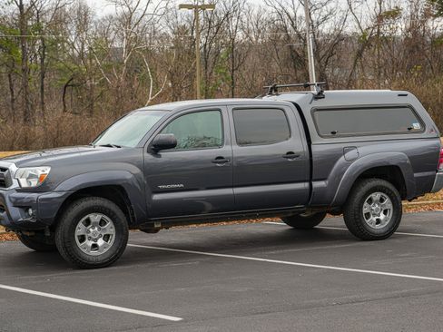 Used 2012 Toyota Tacoma 4x4 Double Cab w/ SR5 Pkg image 4