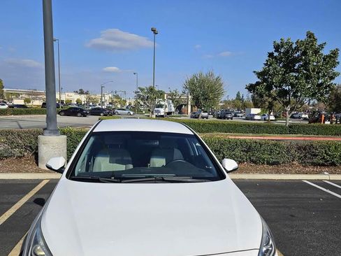 Used 2017 Hyundai Sonata Plug-In Hybrid image 1