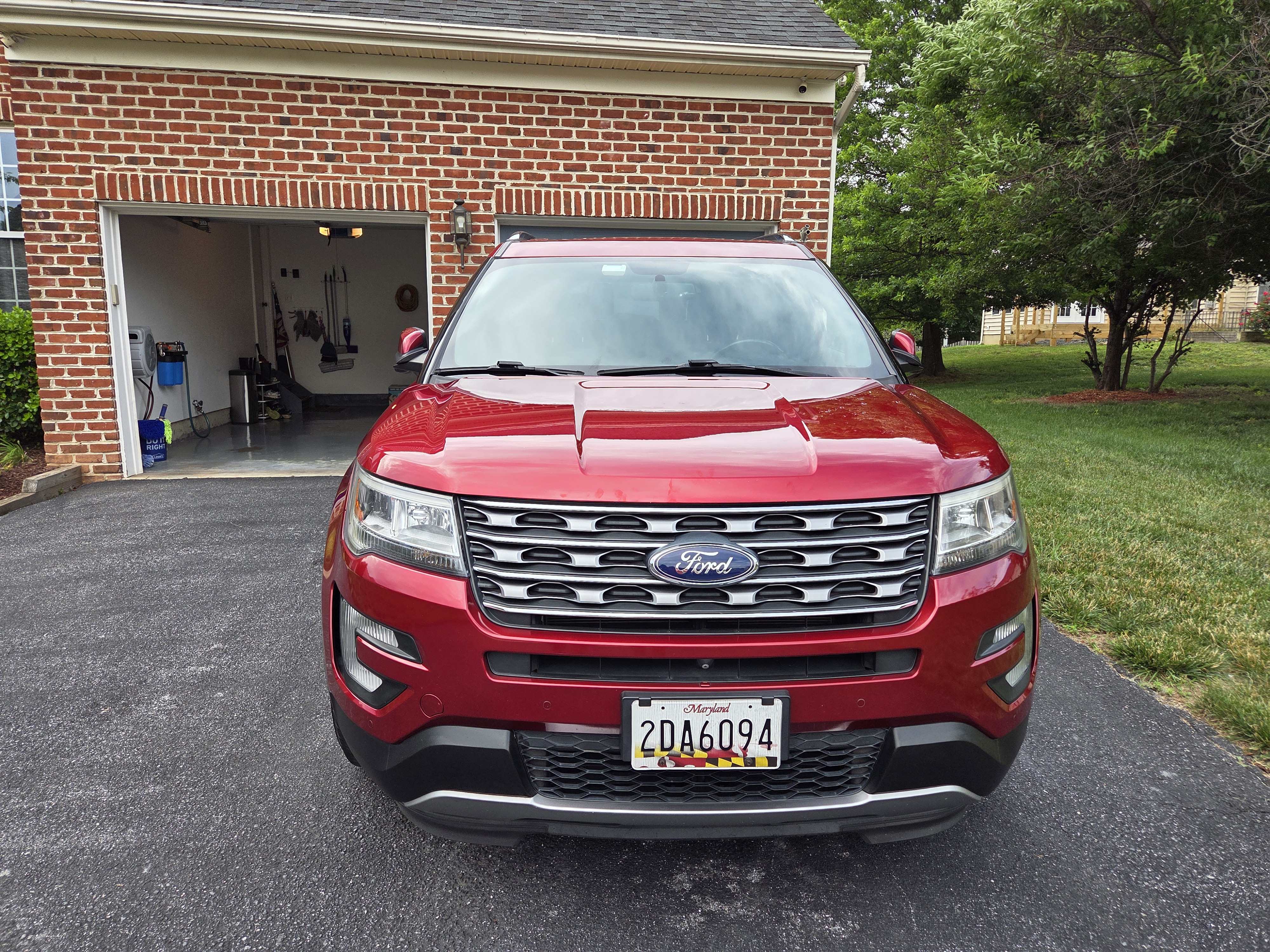 Used 2017 Ford Explorer Limited AWD/4WD image 2