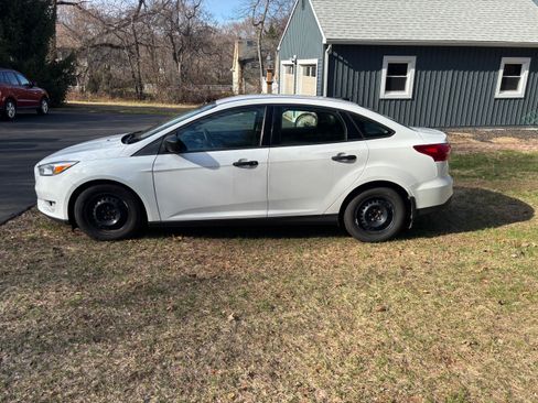 Used 2018 Ford Focus S image 5