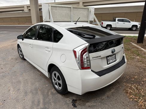 Used 2014 Toyota Prius Four image 6