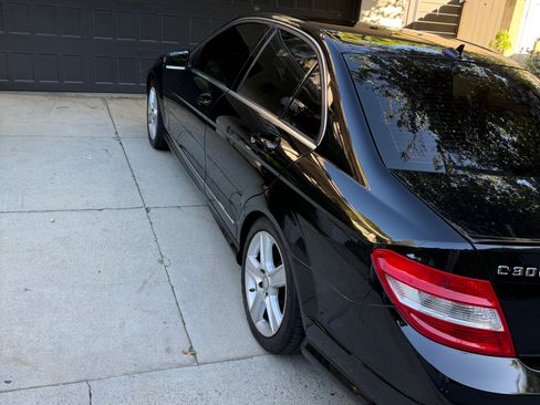 Used 2011 Mercedes-Benz C 300 Sedan image 4