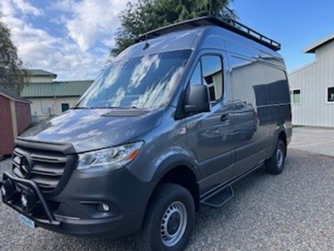 Used 2021 Mercedes-Benz Sprinter 2500 image 2