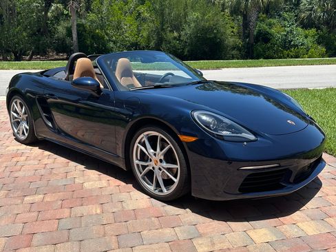 Used 2019 Porsche 718 Boxster RWD image 5