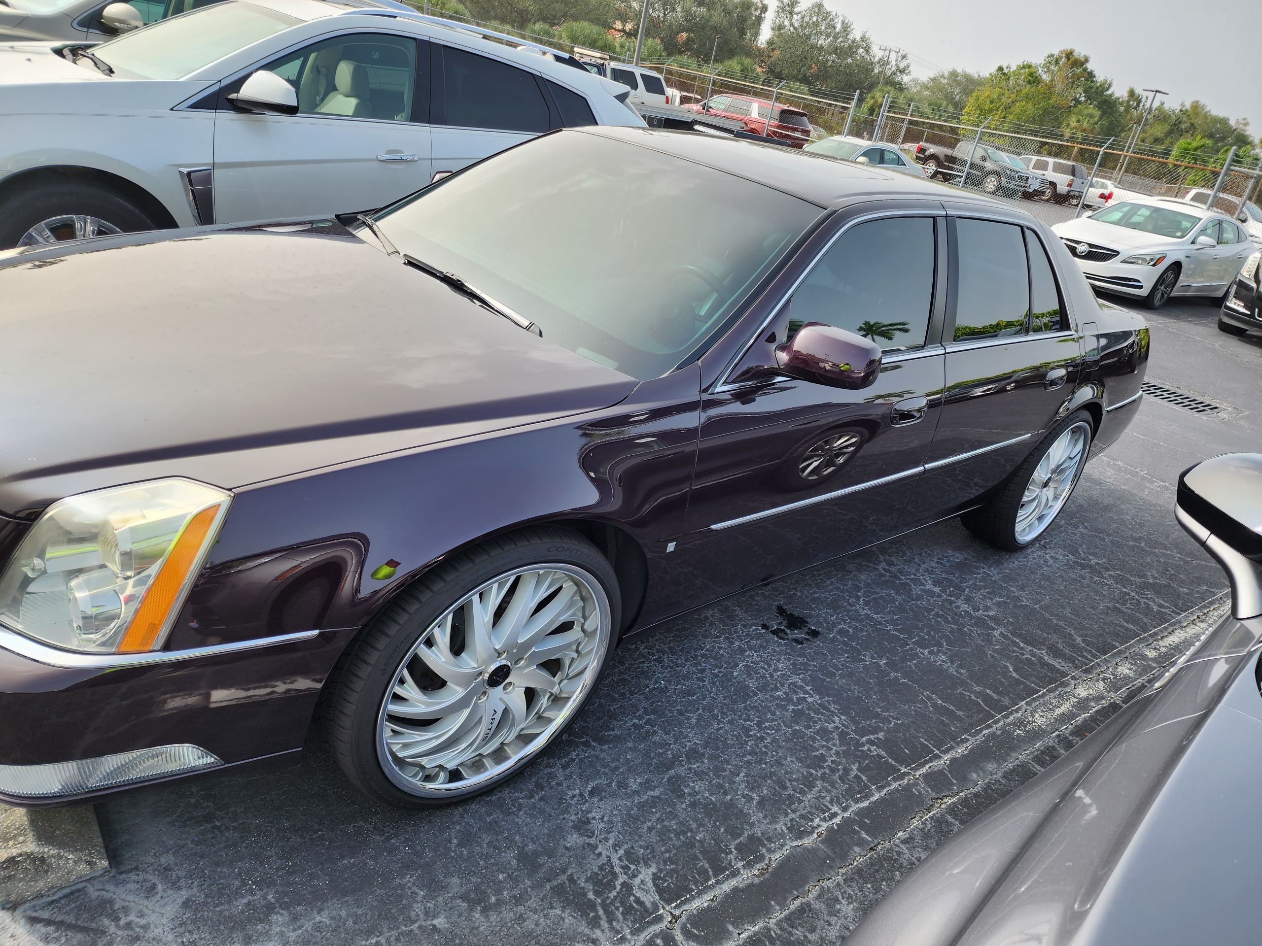 Used 2008 Cadillac DTS w/ Sun And Navigation Package FWD image 16